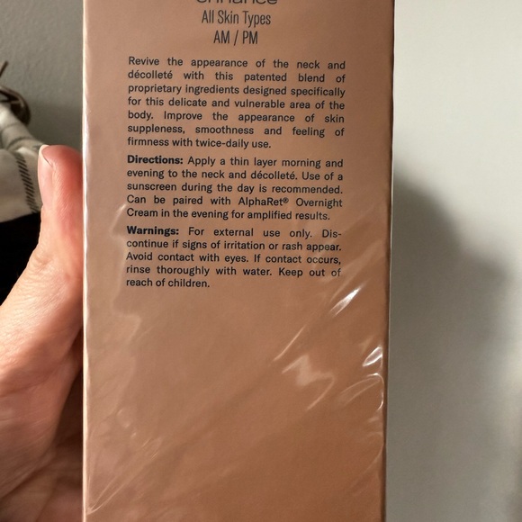 Unopened New Skinbetter science techno neck perfecting cream. - Picture 5 of 6